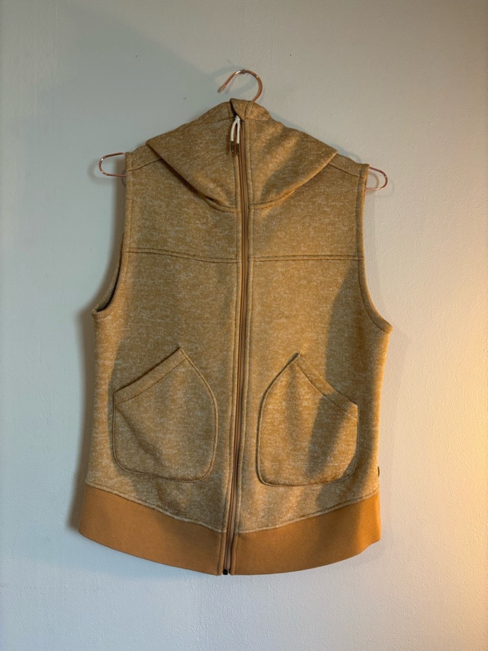 Burton Hooded Fleece Vest in Cream and Black - Picture 4 of 4